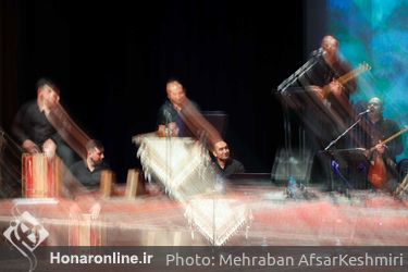 بزرگداشت حکیم ابوالقاسم فردوسی در فرهنگسرای نیاوران با اجرای گروه موسیقی شهپر