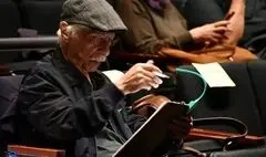 بهرام بیضایی «داش آکل به گفته مرجان» را به صحنه برد