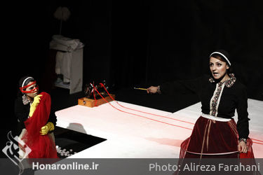 نمایش "کلفت‌ها" در موزه استاد عزت الله انتظامی‎