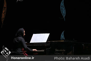 ارکستر مهر به رهبری ناصر ایزدی در سومین روز جشنواره موسیقی فجر در تالار وحدت