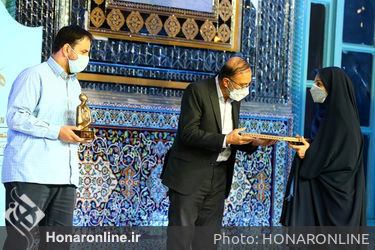  تقدیر از نویسندگان و پژوهشگران برتر در هشتمین دوره هفته هنر انقلاب