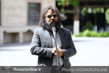 آغاز هفته هنر انقلاب با ادای احترام به مقام شهدا و تجدید پیمان با آرمان‌های امام خمینی(ره)