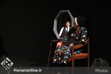 نمایش "دوستان" در تماشاخانه اهورا