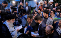 دیدار جمعی از شاعران و اهالی فرهنگ و ادب با رهبر معظم انقلاب