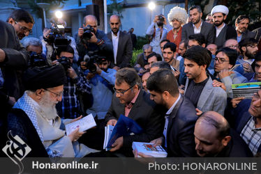 دیدار جمعی از شاعران و اهالی فرهنگ و ادب با رهبر معظم انقلاب