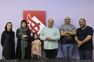 پیام دهکردی: با کارگردانی می‌توانم اغنا شوم / فرم‌گرایی محض جایگزین قصه‌گویی در تئاتر شده است / نمایش "مرگ و پنگوئن" به روایت کارگردان و بازیگران