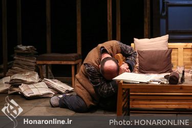 نمایش "خرده نان" در سالن سایه تئاتر شهر