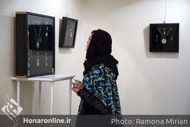 نمایشگاه زیورآلات تکتم فاضل و بهرام دشتی‌نژاد در گالری گلستان