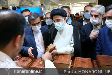 بازدید رئیس جمهور از سی و سومین نمایشگاه بین المللی کتاب تهران