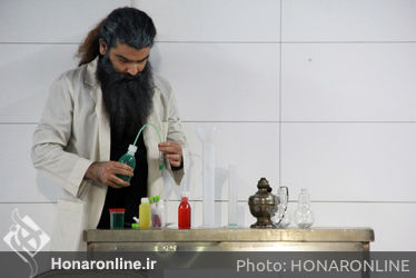 نمایش "مرگ و استعاره" به کارگردانی پوریا جلال وندی در تماشاخانه دیوار چهارم