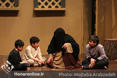 اجرای نمایش "آه بر انکار ماه" در فرهنگسرای ارسباران