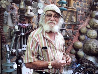 Sculptor Naser Houshmand Vaziri Dies at 73