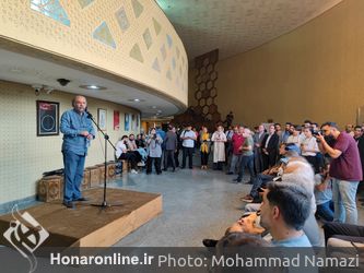 تجمع همدلانه هنرمندان برای حمایت از پاکسازی تئاتر شهر