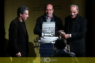 پنجمین همایش "10 روز با عکاسان" آغاز شد /  رونمایی از کتاب عکاس فرانسوی