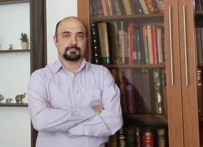 ساسان گلفر و ترجمه چند کتاب حوزه ادبیات فانتزی نوجوانان / رمانی که ناگفته‌هایی از پایان جنگ جهانی دوم را شرح می‌دهد