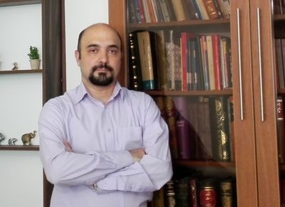 ساسان گلفر و ترجمه چند کتاب حوزه ادبیات فانتزی نوجوانان / رمانی که ناگفته‌هایی از پایان جنگ جهانی دوم را شرح می‌دهد