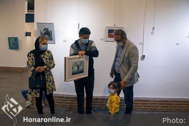 نمایشگاه گروهی "رنگ صلح" در باغ موزه قصر