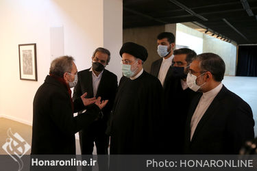 بازدید رئیس جمهور از نمایشگاه «آینه در آینه»