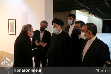 بازدید رئیس جمهور از نمایشگاه «آینه در آینه»