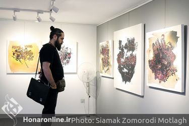 هشتمین نمایشگاه انفرادی محسن کرمی با عنوان «تهی و سرشار» در گالری مژده