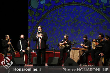 بازدید  محمود شالویی سرپرست محترم معاونت امور هنری از نمایشگاه جشن نگاره