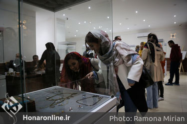 نمایشگاه "صلح و زیور" در کاخ سعدآباد 