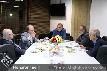 ضیافت شام هنرآنلاین برای خبرنگاران خارجی مقیم تهران و میهمان بیست و سومین نمایشگاه مطبوعات (2)