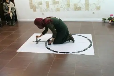  نمایشگاه تصویرسازی و پرفورمنس "زن-یسم" در ساری برگزار شد

