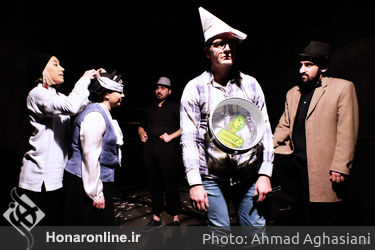 نمایش "جشن تولد" در تماشاخانه مکتب تهران