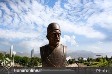 رونمایی سردیس مفاخر فرهنگی در میدان مشاهیر