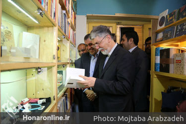 کتاب‌گردی وزیر فرهنگ و ارشاد اسلامی و معاون هنری