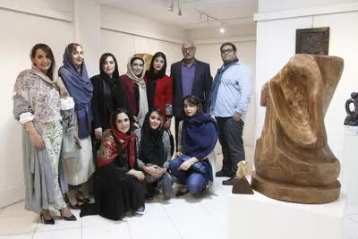 نمایشگاهی که در یک کلاس شکل گرفت / روایت جمشید مرادیان و رضا میکاییل‌زاده از نمایشگاه مجسمه‌های چوبی