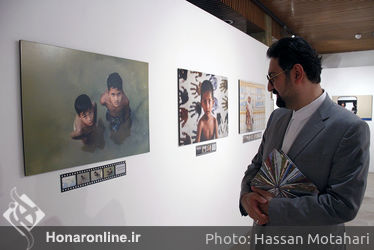 بازدید سید مجتبی حسینی از نمایشگاه بهمن پناهی