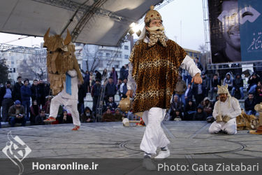 نمایش های خیابانی روز چهارم جشنواره تئاتر فجر
