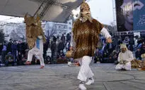 نمایش های خیابانی روز چهارم جشنواره تئاتر فجر