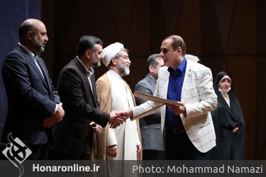 آیین اهدای جوایز پدیدآورندگان آثار شایسته تقدیر سی و نهمین جایزه کتاب سال 