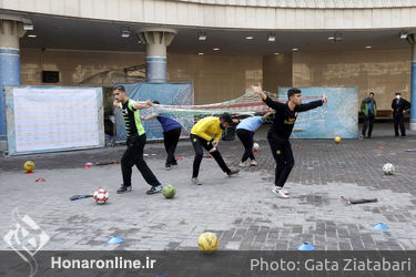 اجرای نمایش‌ خیابانی «چرخیدن» در چهل و یکمین جشنواره تئاتر فجر