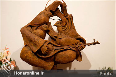 نمایشگاه مروری بر آثار نقاشی و مجسمه تاها بهبهانی در گالری شماره یک فرهنگسرای نیاوران 