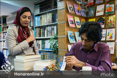 کتاب‌گردی هنرمندان و فرهنگیان در نشر مرکز2