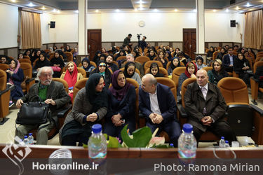 نشست هم‌اندیشی طراحان و تولیدکنندگان دومین جشنواره ملی طراحی لباس و پارچه کودک و نوجوان