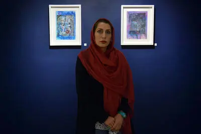 "پوست انداختن" رنج‌ها زیر پرتره‌های بزک شده / سپیده صیاد دریابخش از نمایشگاهش در گالری دارگون می‌گوید