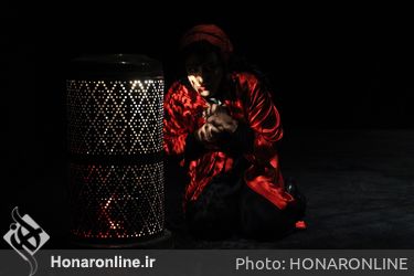 نمایش "شبی بیرون از خانه" در تماشاخانه مهرگان