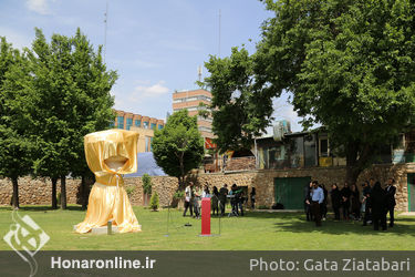 رونمایی از مجسمه ریشه‌ها و سنگ‌ها در موزه هنرهای معاصر