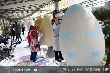  رنگ آمیزی تخم مرغ های نوروزی در بلوار کشاورز