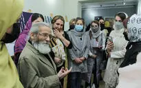 نمایشگاه شیما گلزار و هنرجویان در گالری انتظامی