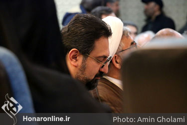 رونمایی از کتاب "چهل سال نمایش" و تقدیر از ۱۰ هنرمند انقلاب 