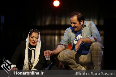 اجرای نمایش "عکس خانوادگی" در تماشاخانه سنگلج