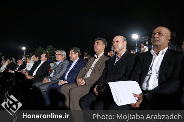 سمفونی نور "سیمرغ صلح" در برج آزادی‎