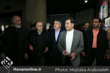 بازدید وزیر ارشاد ، وزیر راه و معاونت هنری از نمایشگاه آثار جشنواره هنرهای تجسمی فجر
