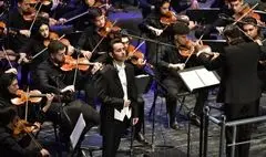 رضا فکری در نقش «سهراب» اپرای «خِرَد» را در شیراز روی صحنه می‌برد